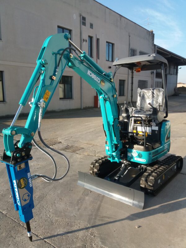 MINIESCAVATORE KOBELCO SK17SR-3 + OKADA 200 - Brescia Macchine